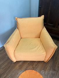Poltrona arancione chateau d’ax