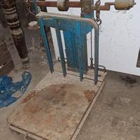 Bilancia da terra a pesi usata