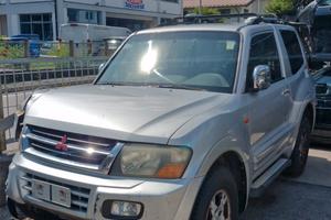 Ricambi Mitsubishi Pajero V60 3.2 DI-D del 2002