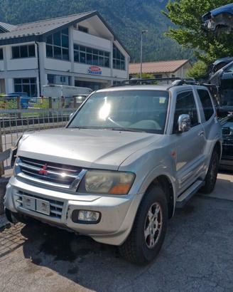 Ricambi Mitsubishi Pajero V60 3.2 DI-D del 2002