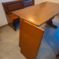 Tavolo e cassapanca in legno di castagno