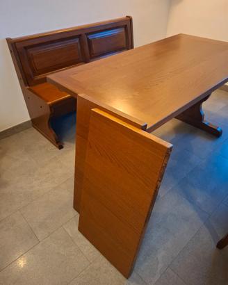 Tavolo e cassapanca in legno di castagno