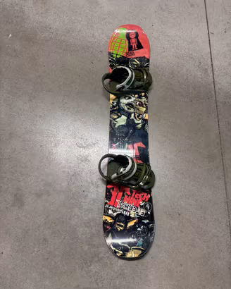 Tavola e attacchi snowboard