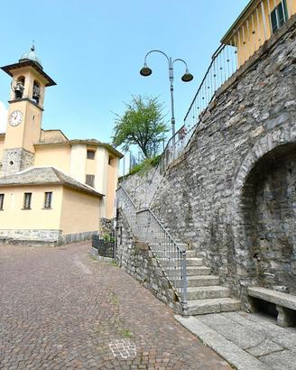VILLA SINGOLA A FAGGETO LARIO