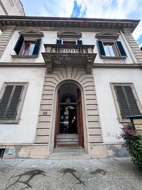 Stanza uso ufficio in ambiente prestigioso