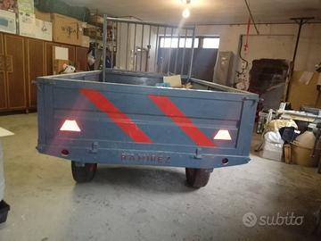 Rimorchio carrello per trattore