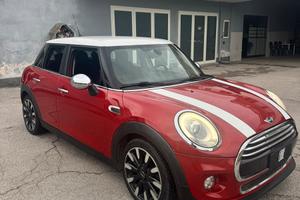 MINI COOPER D 5 PORTE AUTOMATICA