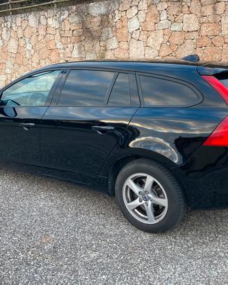 Volvo v60 D2