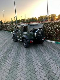 Auto suzuki jimny