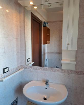 Mobiletto bagno e lavandino