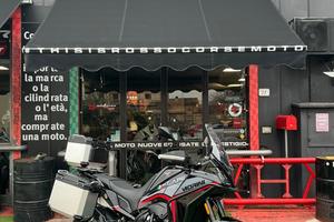 Moto Morini X-Cape 649 cerchi a raggi