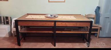 Tavolo e panche 
