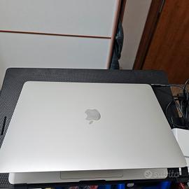 MacBook Air Apple 2020 256 GB 127 cicli batt