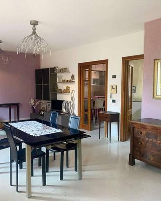 Villa di 258 m² con 5 locali e box auto doppio a Q