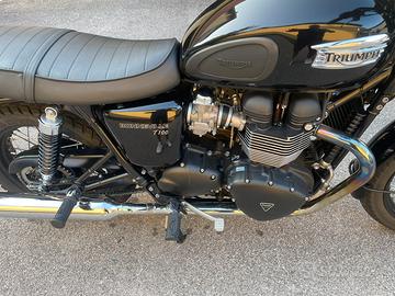 Triumph t100
