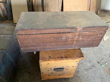 Baule antico vecchio