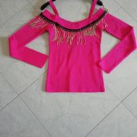 Maglia primaverile con pendenti