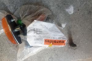 frecce laterali Ford escort,taunus,transit mk1