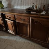 Mobile basso in noce massello