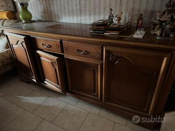 Mobile basso in noce massello