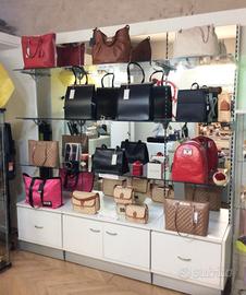 Arredamento per negozio di pelletteria! 