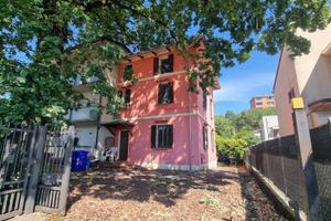 Villa di 340 m² con più di 5 locali e box auto dop