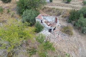 Terreno con rudere vista etna