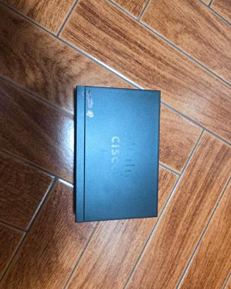 Switch Cisco  8 porte Gigabit Etherne