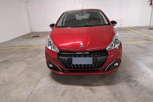 Peugeot 208 benzina anno 2018 km 52.000