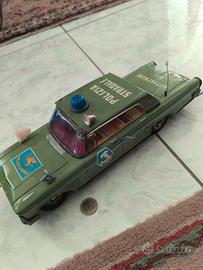 Auto latta Polizia Stradale