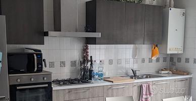 Cucina: top laminato con lavello doppia vasca