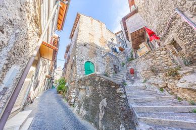 2 LOCALI A GUIDONIA MONTECELIO