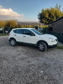 Nissan qashqai 1.6 bianco gpl