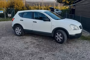 Nissan qashqai 1.6 bianco gpl