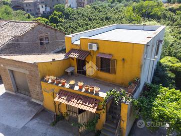 3 LOCALI A VITERBO