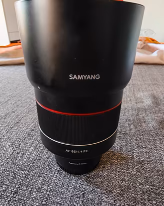 Samyang AF 85mm F1.4 FE Sony E-Mount + scatola
