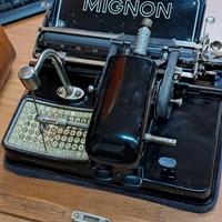 antica macchina da scrivere a indice Mignon 