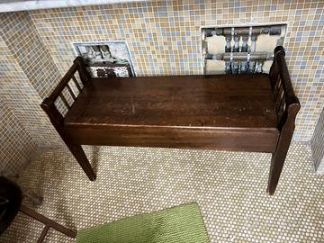 Divanetto in legno antici