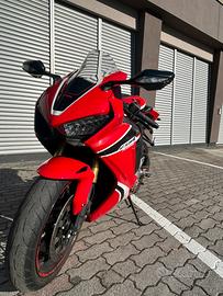 Cbr 1000 rr fireblade
