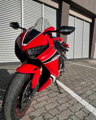 Cbr 1000 rr fireblade