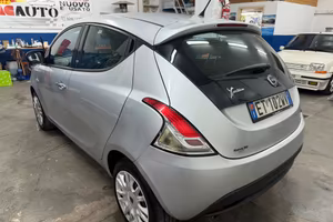 Lancia Ypsilon 1.2 69 CV 5 porte S&S Silver