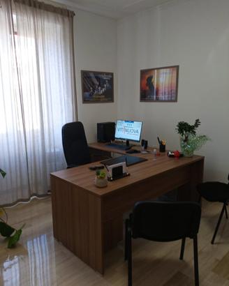 Ufficio in centro - 3 stanze arredate