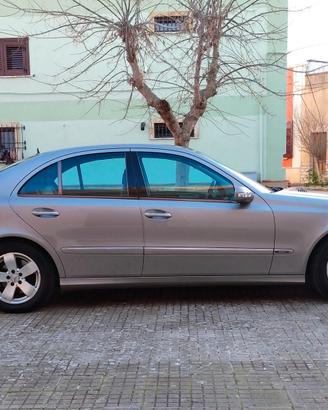Mercedes-Benz E270 CDI Avantgarde