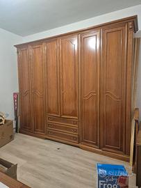 armadio di legno 