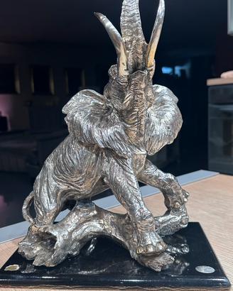Scultura in argento elefante