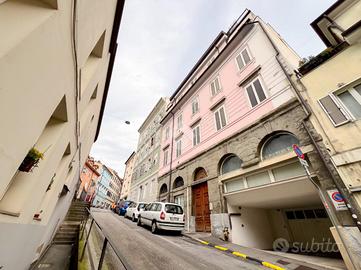 2 LOCALI A TRIESTE