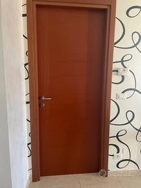 Porte in legno color ciliegio 