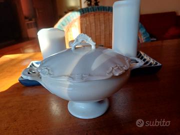 piccola zuppiera in porcellana da arredo