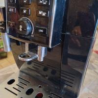 macchina caffè DeLonghi automatica 