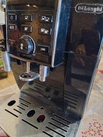 macchina caffè DeLonghi automatica 
